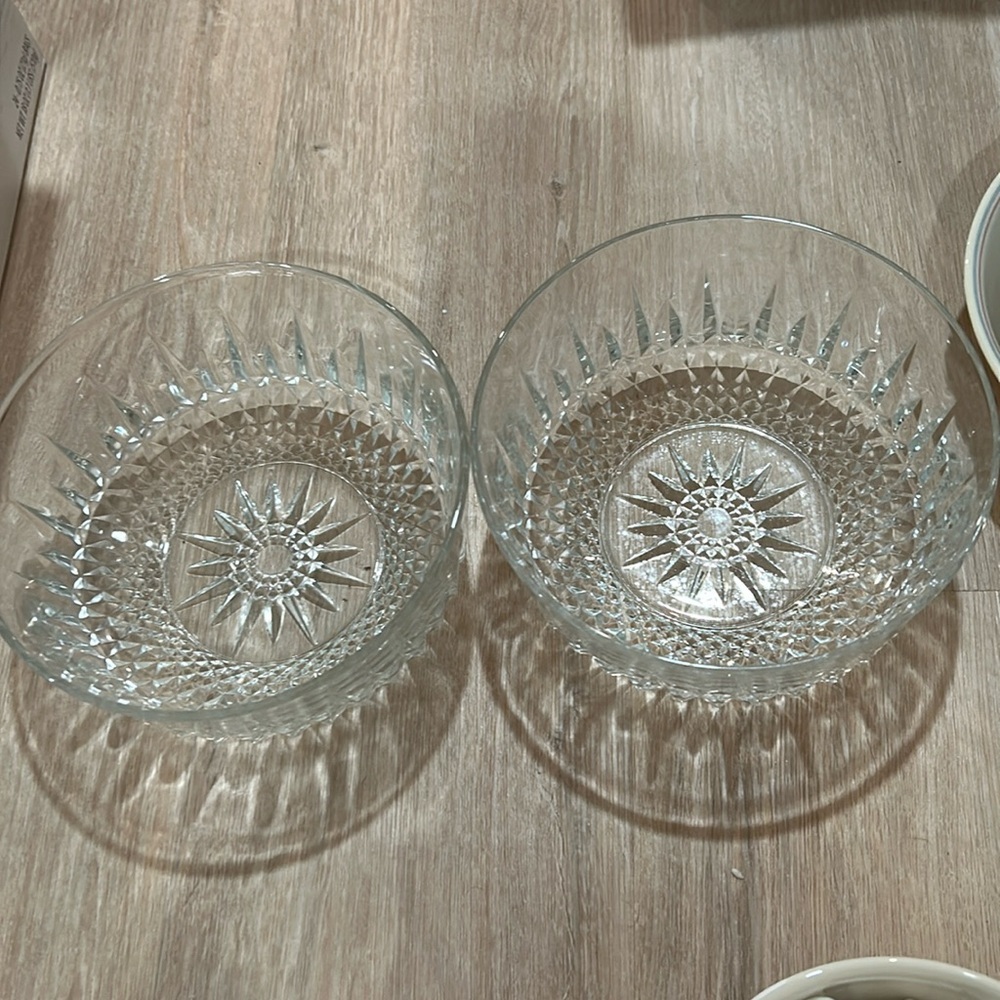 Set of 2 Vintage Arcoroc 9" Diamond Starburst Pattern Clear Glass Serving Bowl